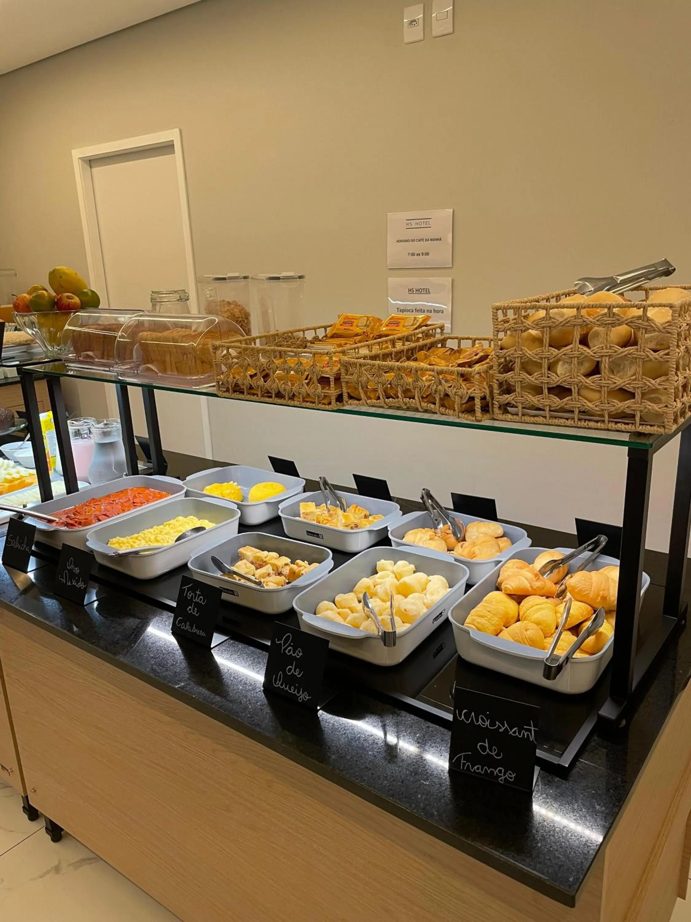 Buffet breakfast in HS Hotel