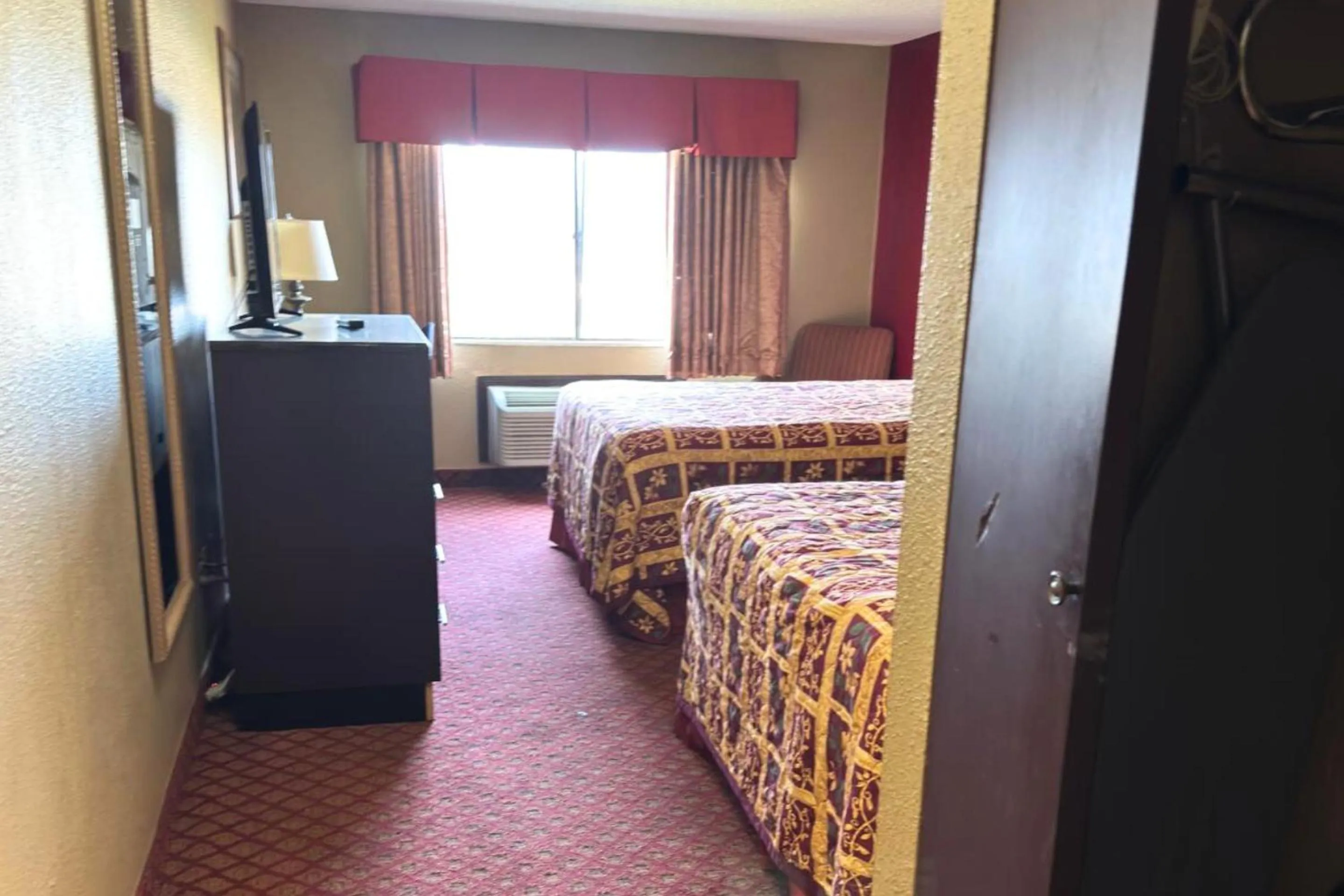 Bedroom, Bed in Broadway INN & SUITES OKC