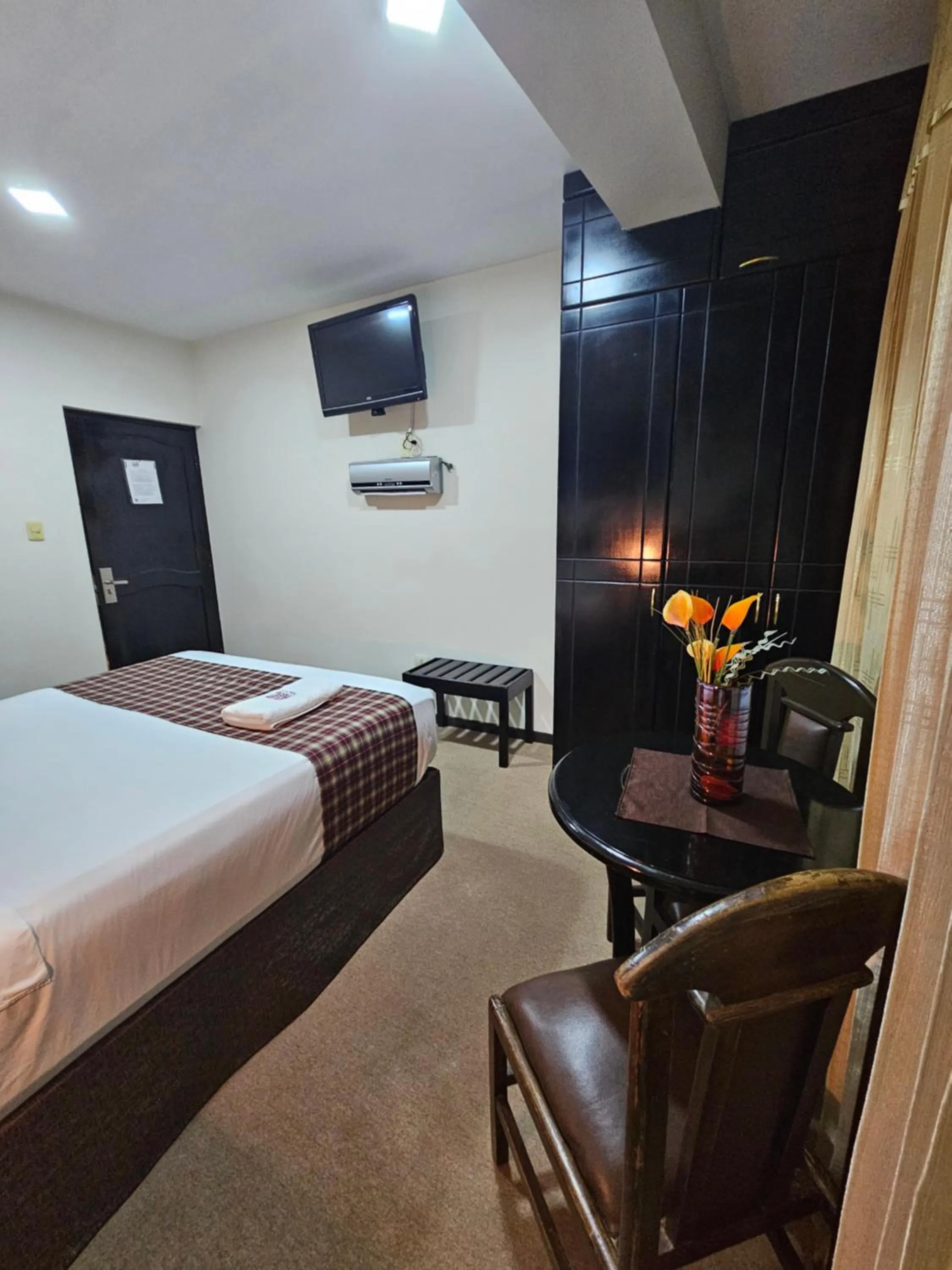 Photo of the whole room, Bed in TerraMistica - Puno Centro