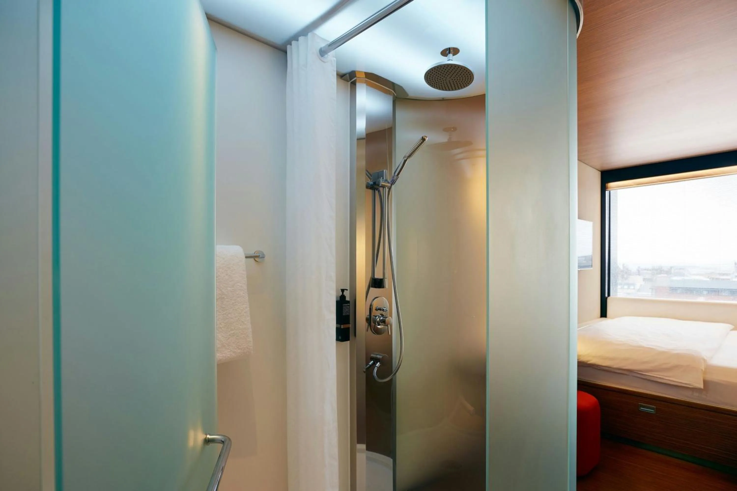 Bathroom in citizenM Schiphol Airport