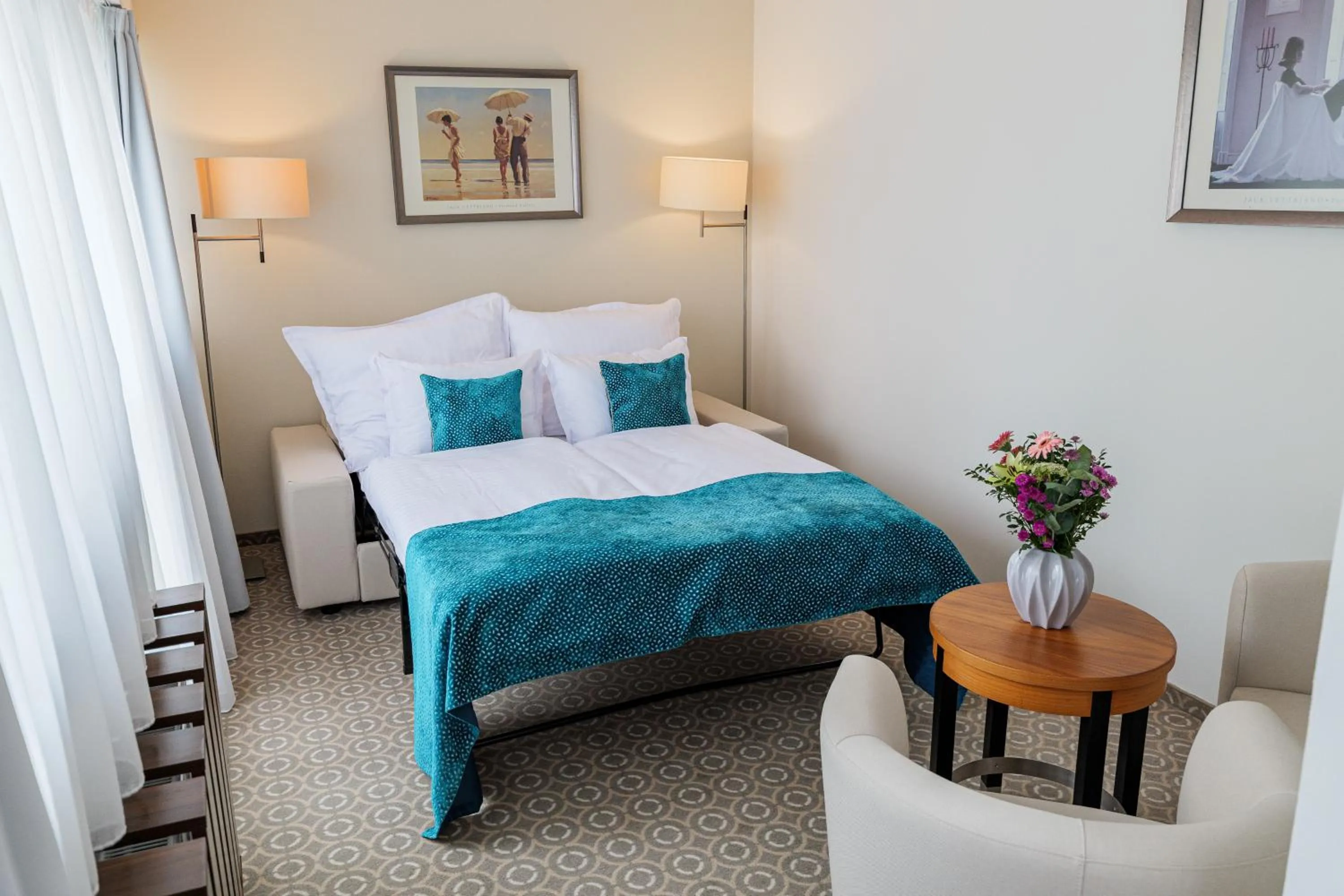 Living room, Bed in Hotel Silenzio