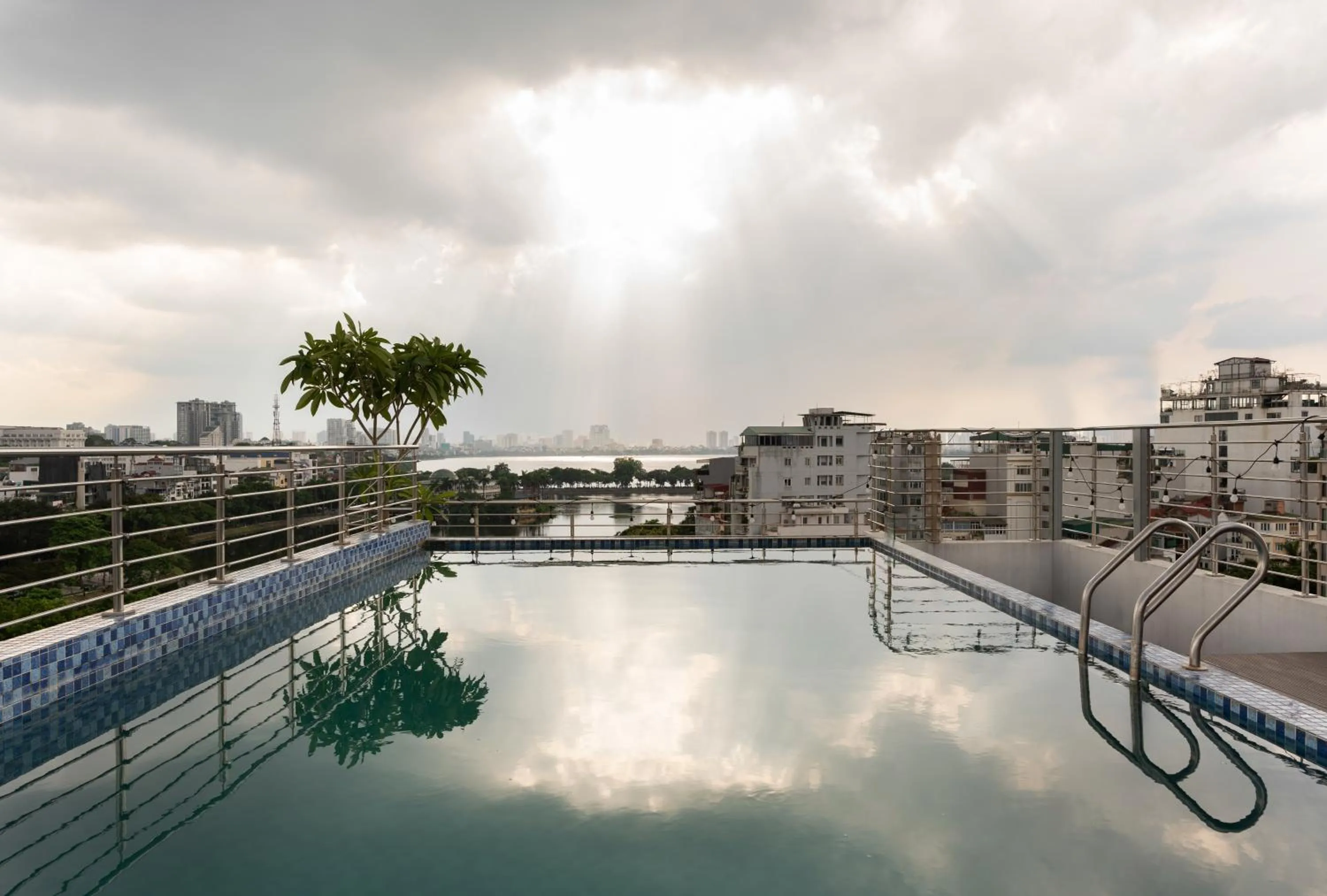 Swimming pool in Luxe Paradise Premium Hotel Pham Hong Thai