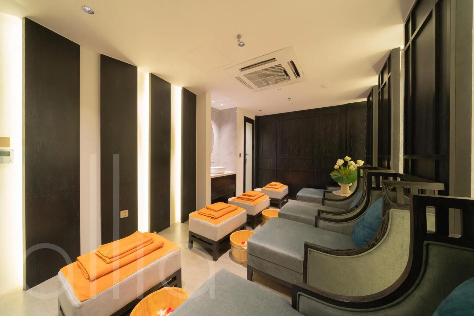 Massage in Luxe Paradise Premium Hotel Pham Hong Thai