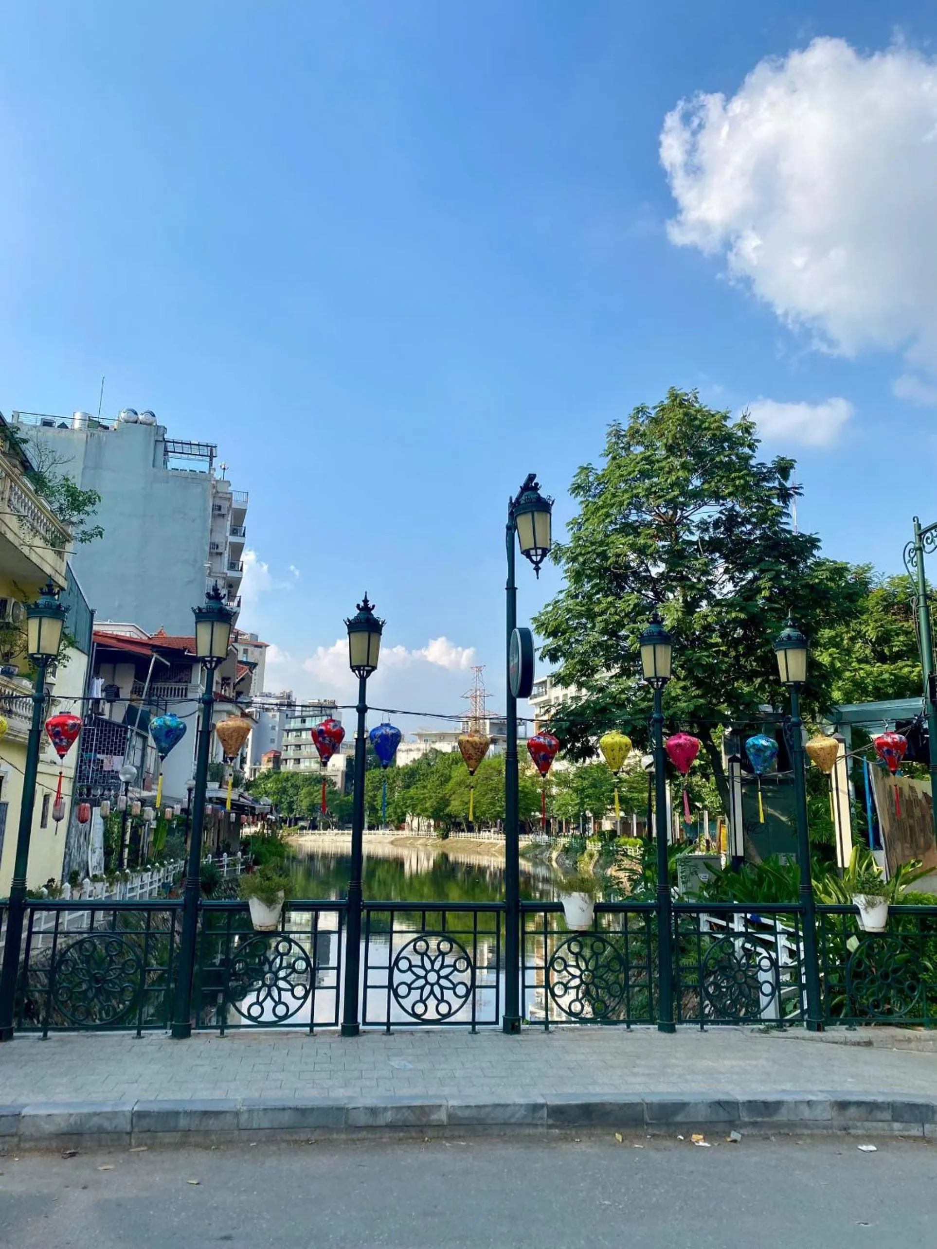 Neighbourhood in Luxe Paradise Premium Hotel Pham Hong Thai