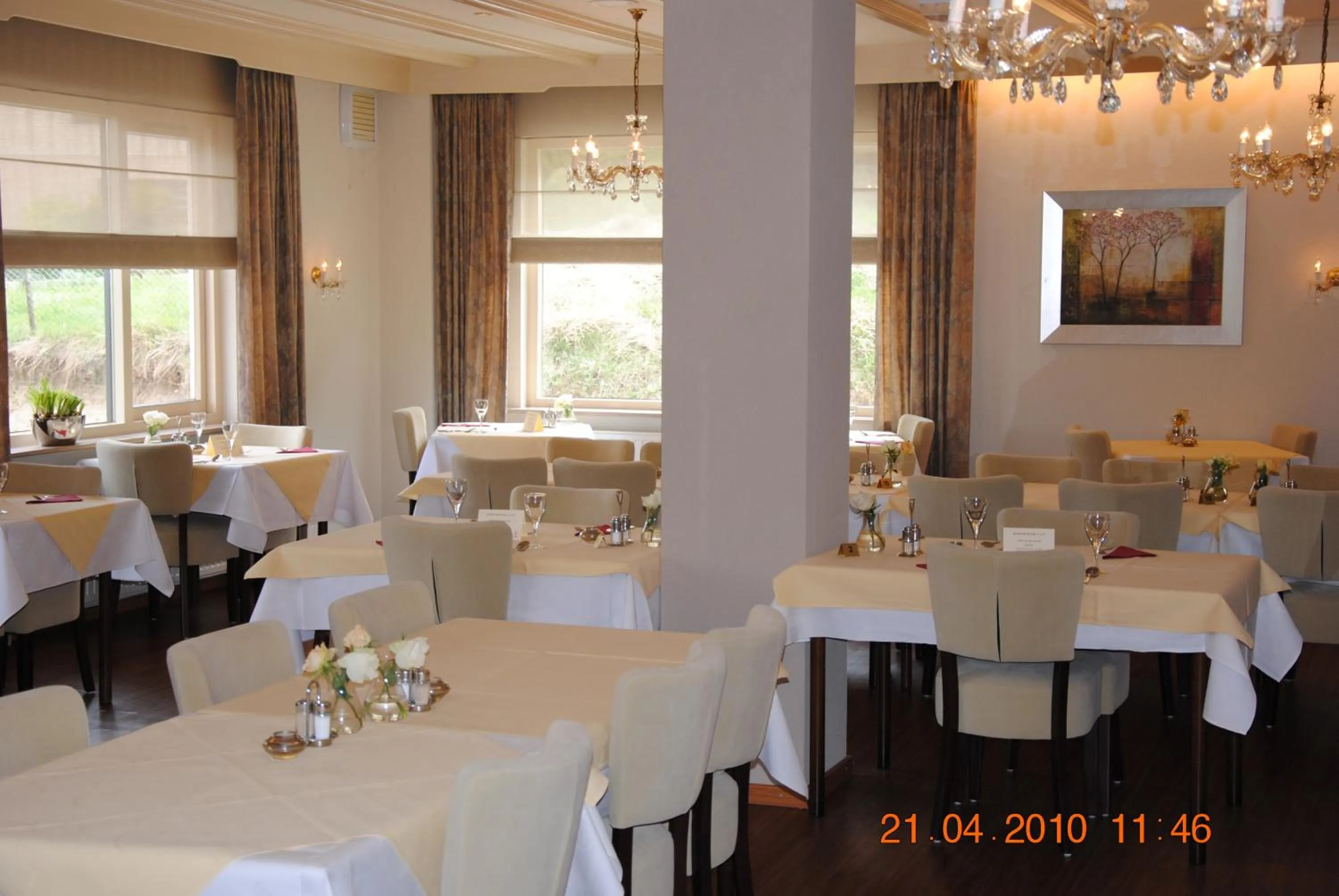 Restaurant/places to eat in Hotel Bemelmans