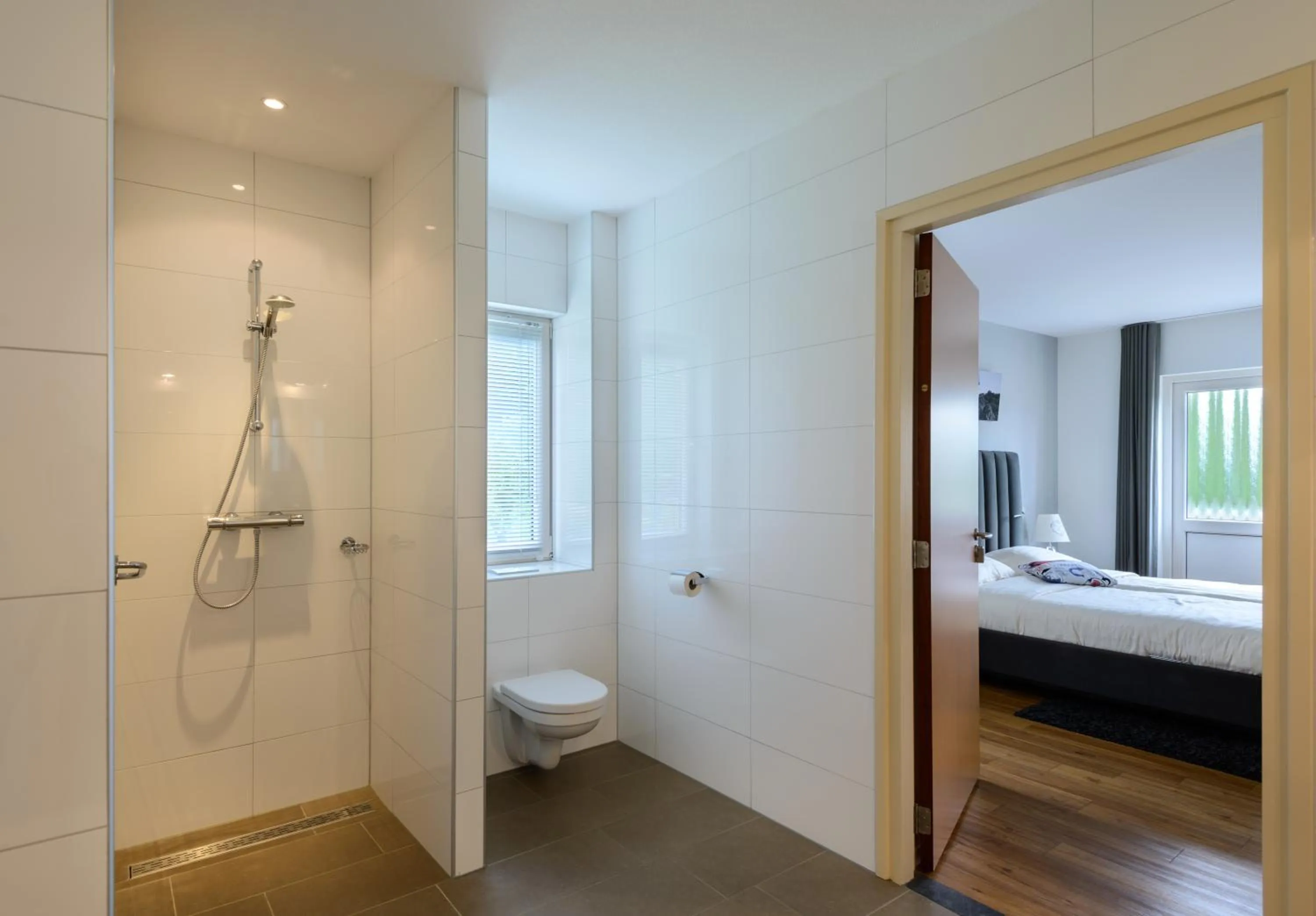 Shower, Bed in Hotel Bemelmans