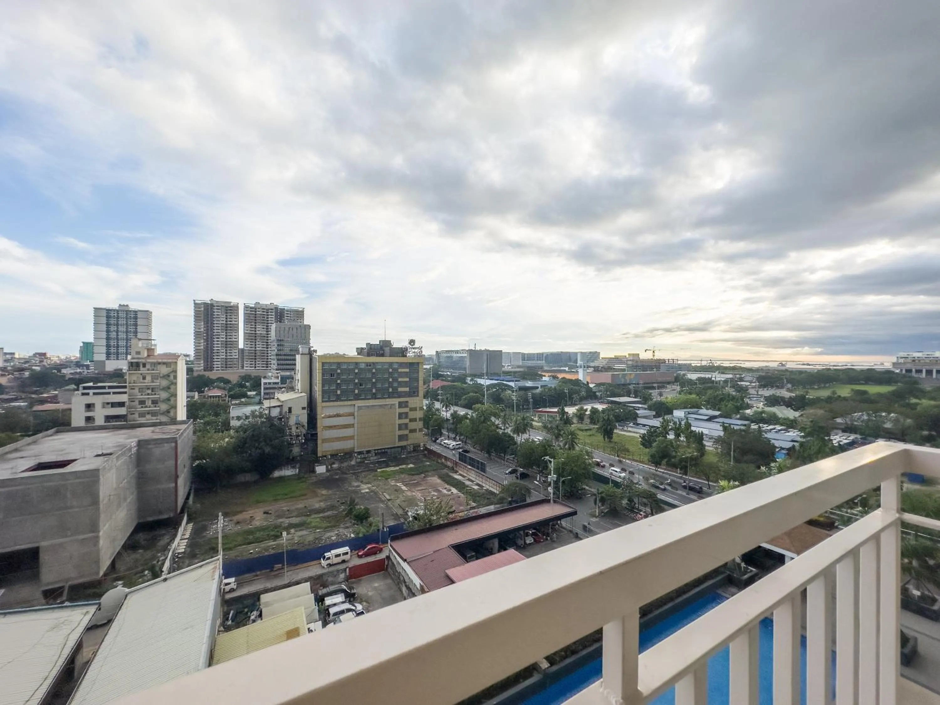 Day in GemstoneBR in SMDC Coast Residences