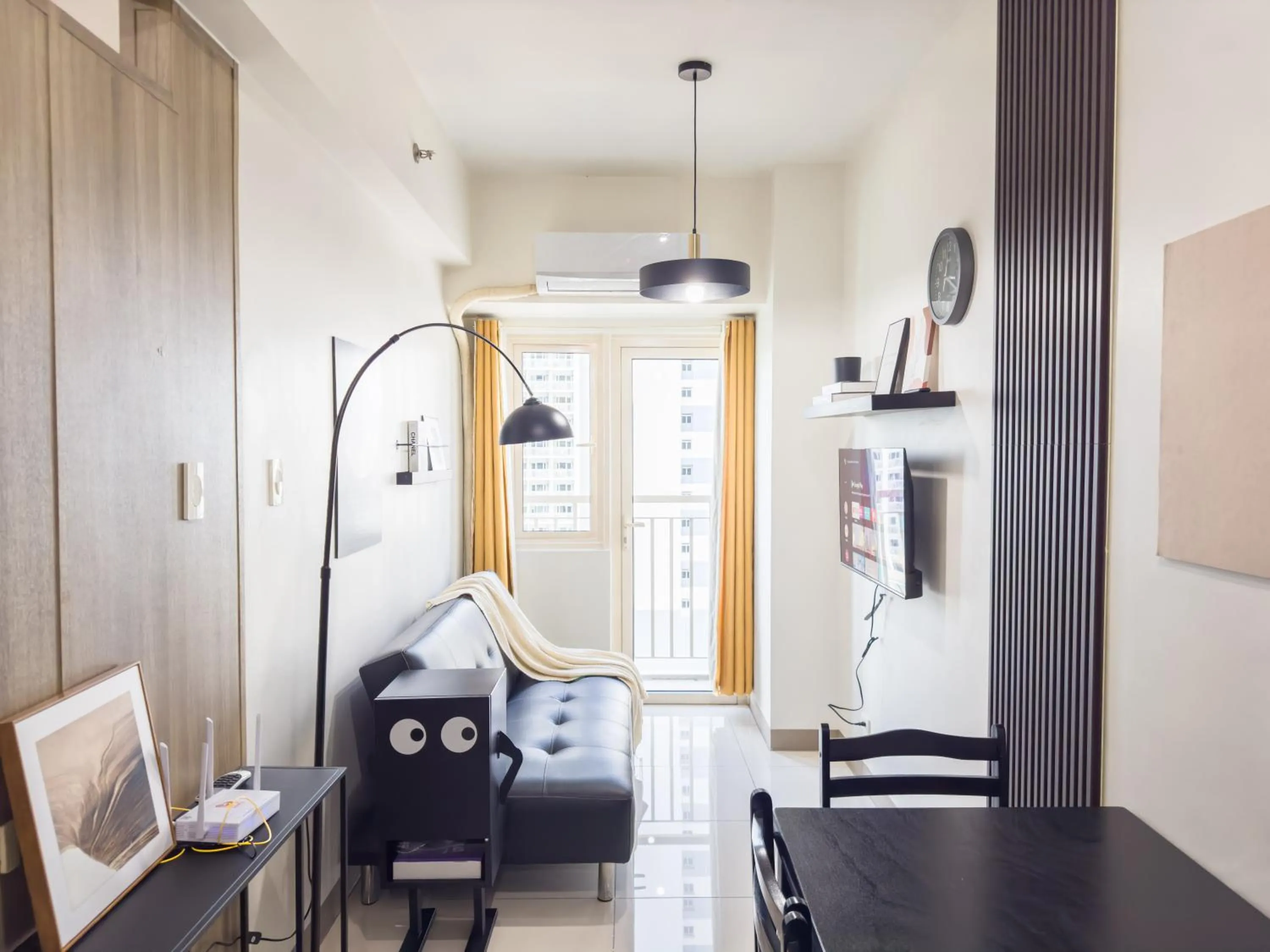 TV and multimedia, Bed in GemstoneBR in SMDC Coast Residences