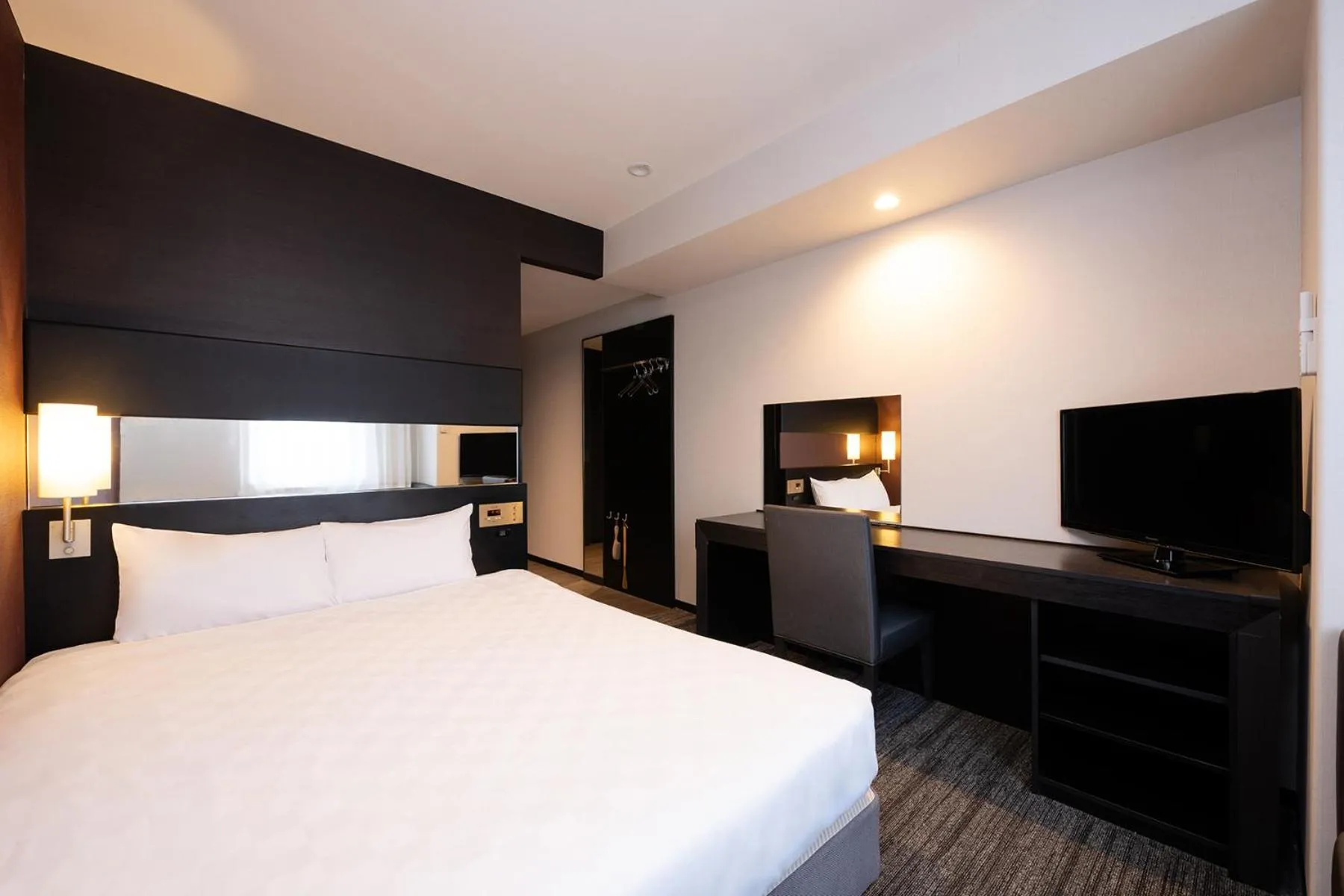 Bed in The OneFive Osaka Namba Dotonbori