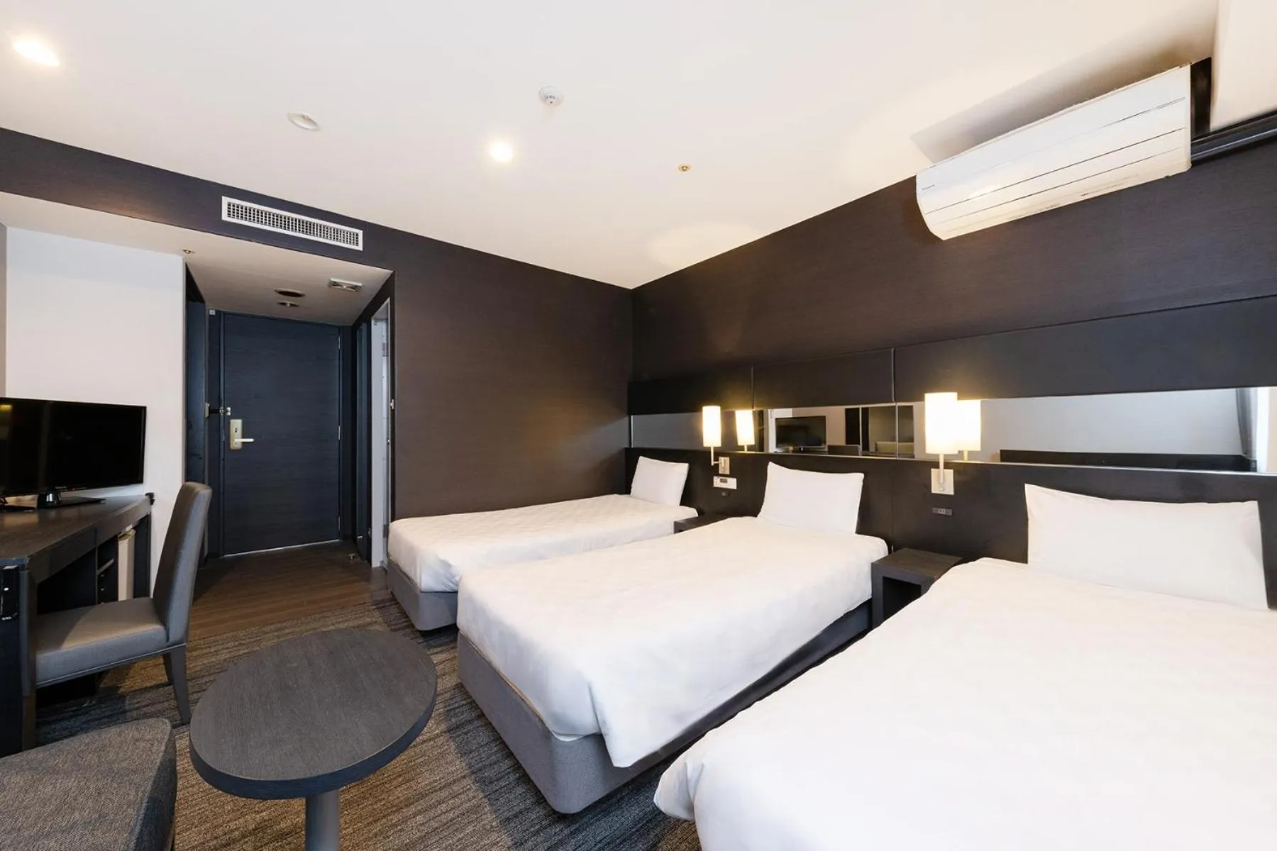 Bed in The OneFive Osaka Namba Dotonbori