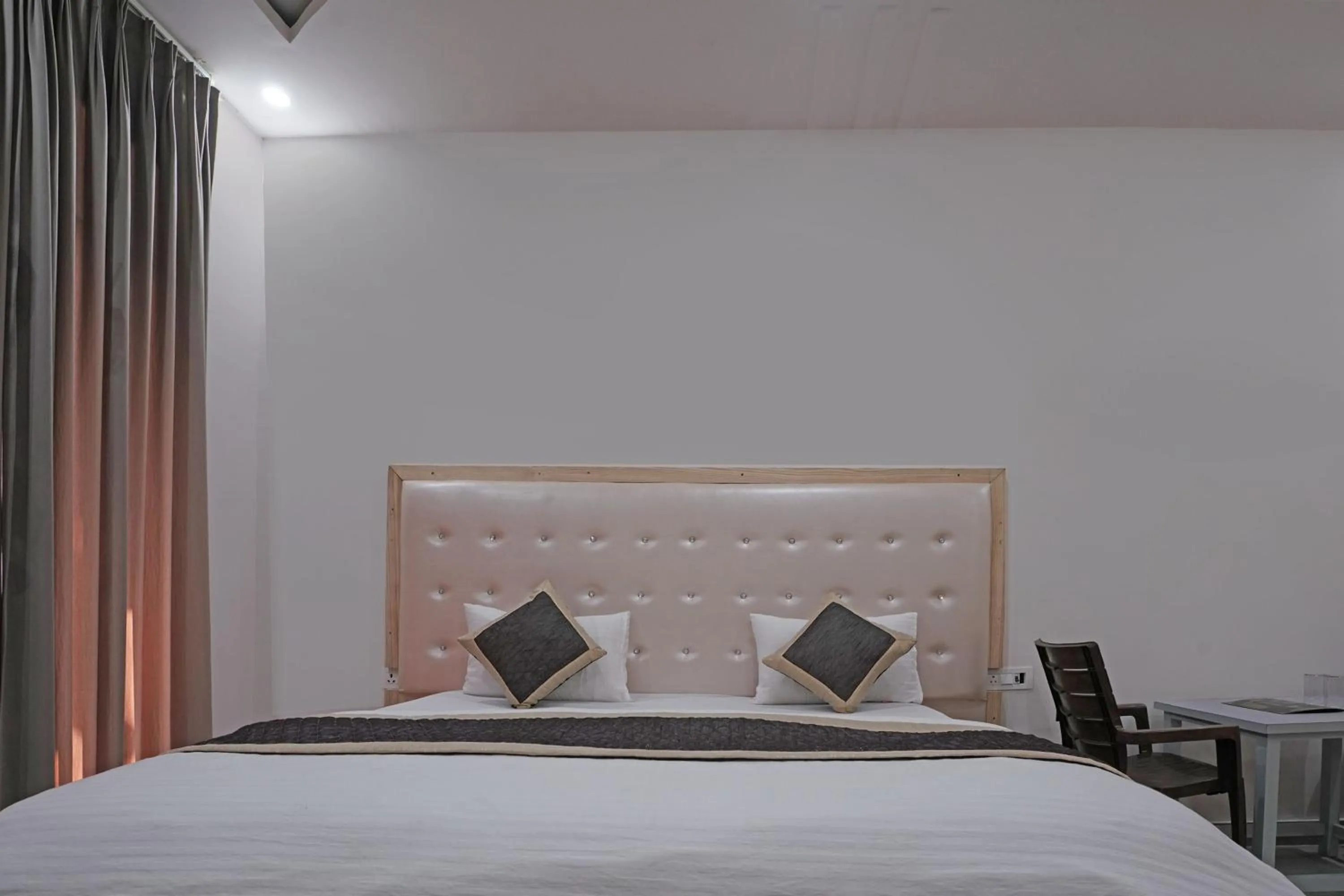 Bedroom, Bed in Hotel O Aditya Residency UK04