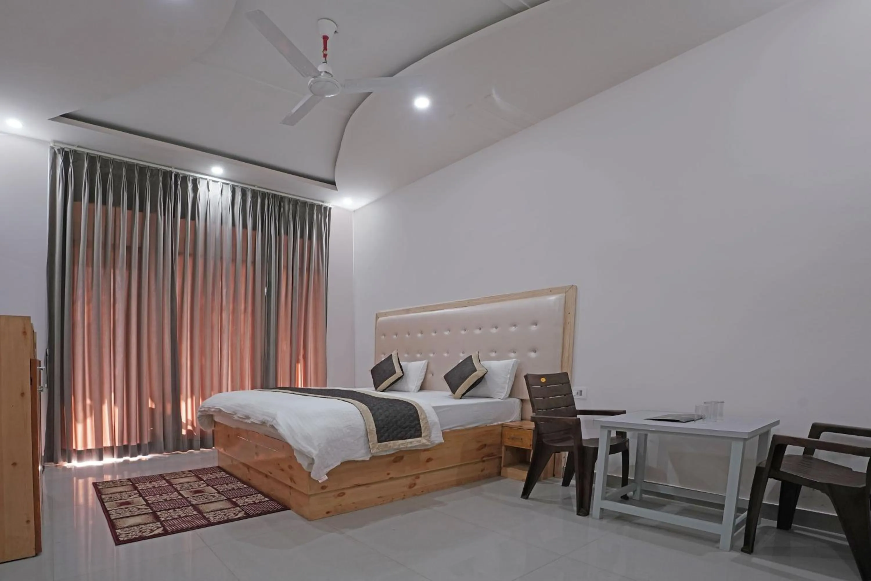 Bedroom, Bed in Hotel O Aditya Residency UK04