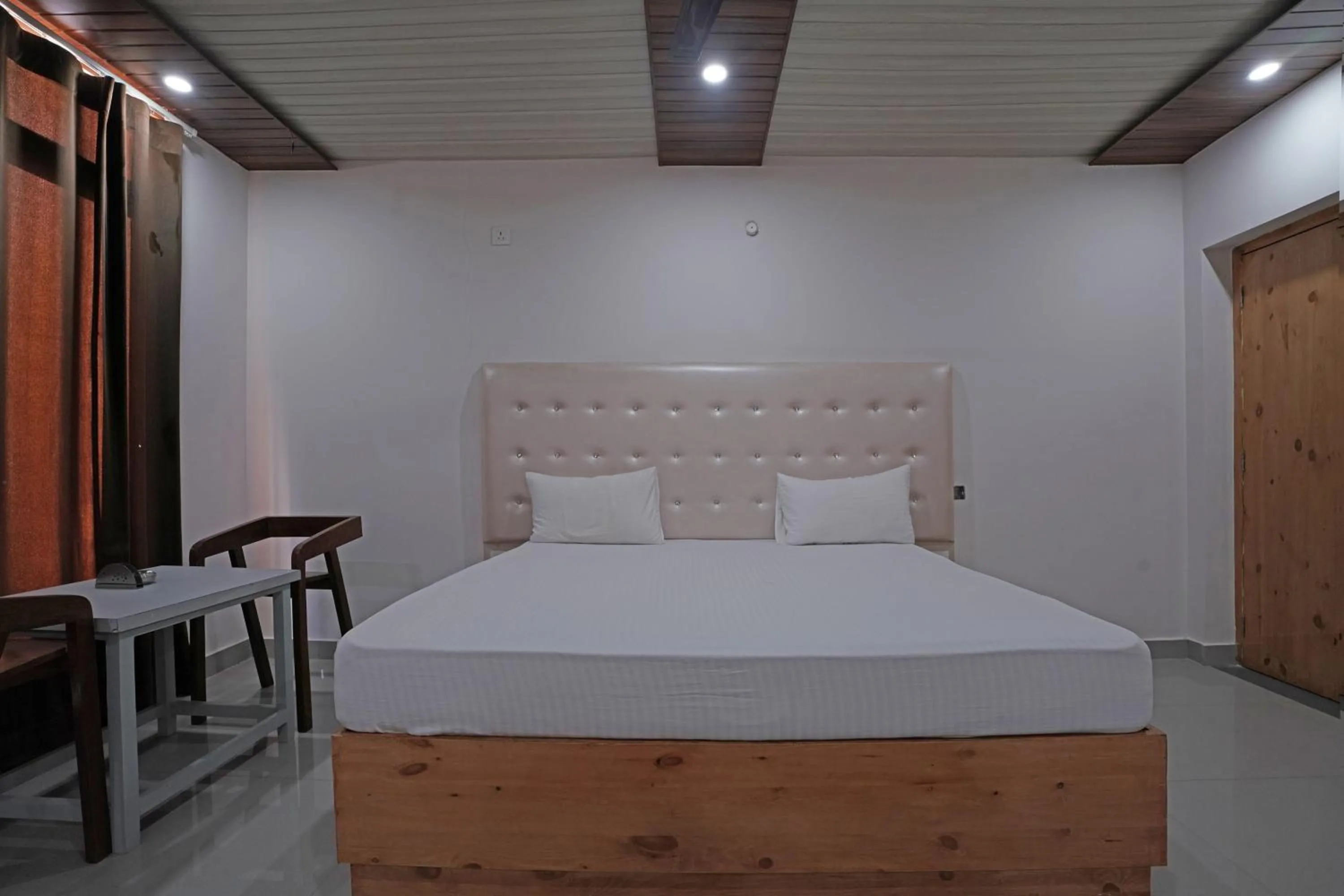 Bedroom, Bed in Hotel O Aditya Residency UK04