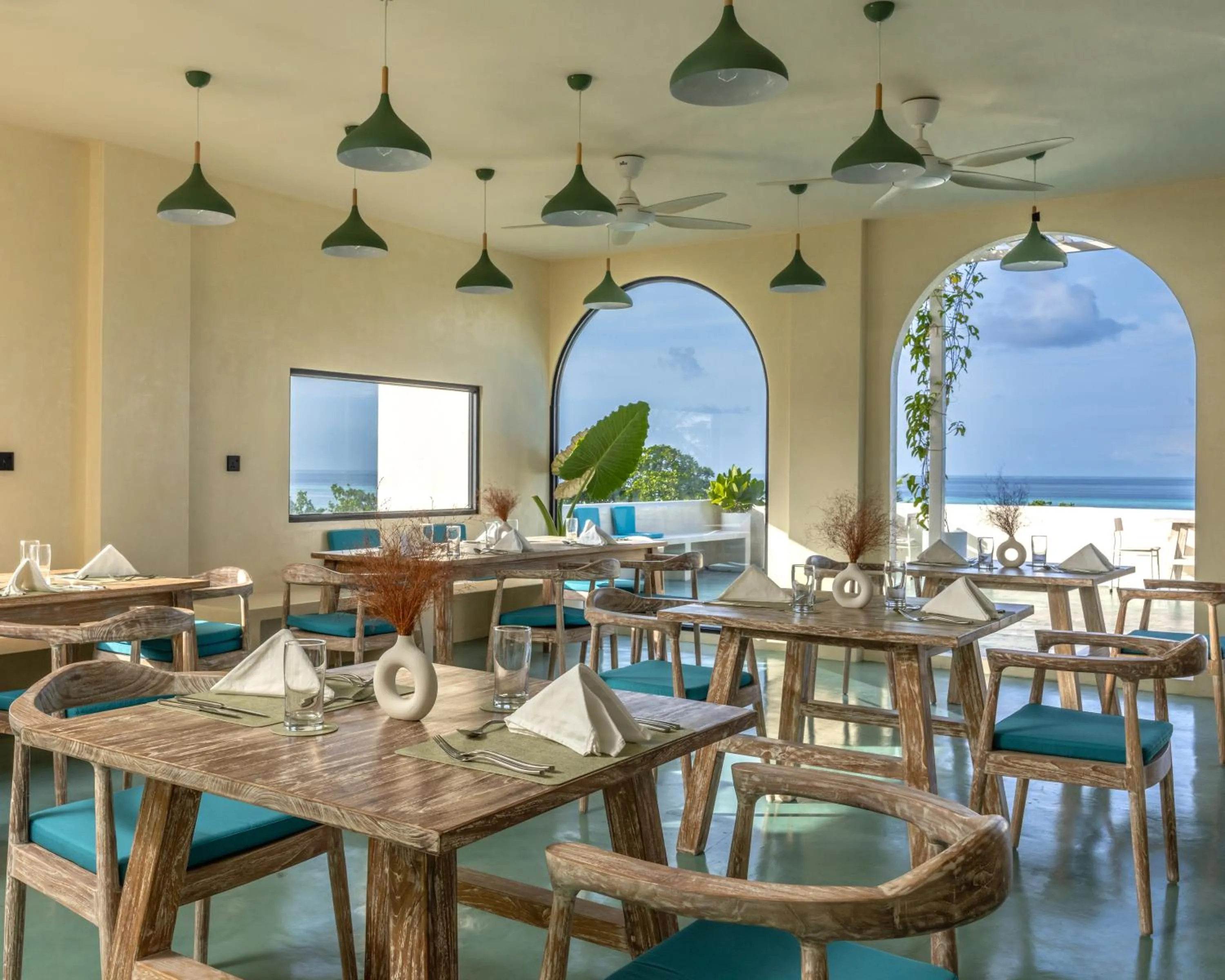 Restaurant/places to eat in Isla Retreat