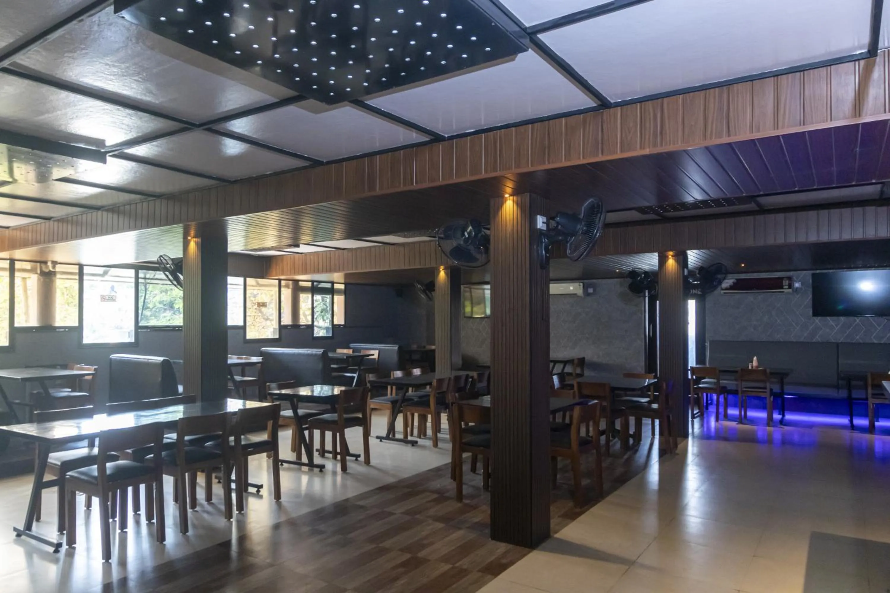 Restaurant/places to eat in Hotel Telehaus International