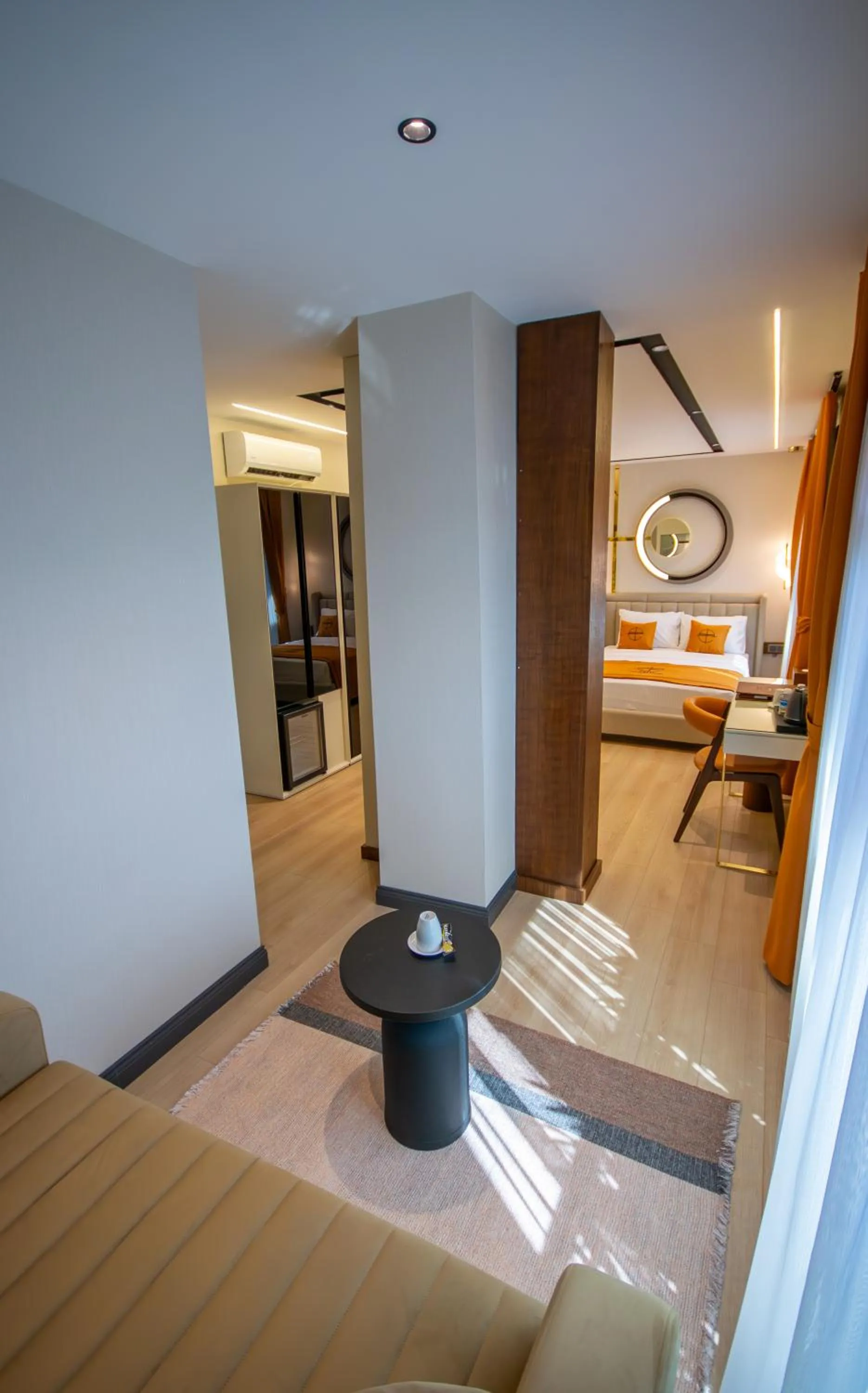 Bed in Elysian Airport Hotel & Restaurant