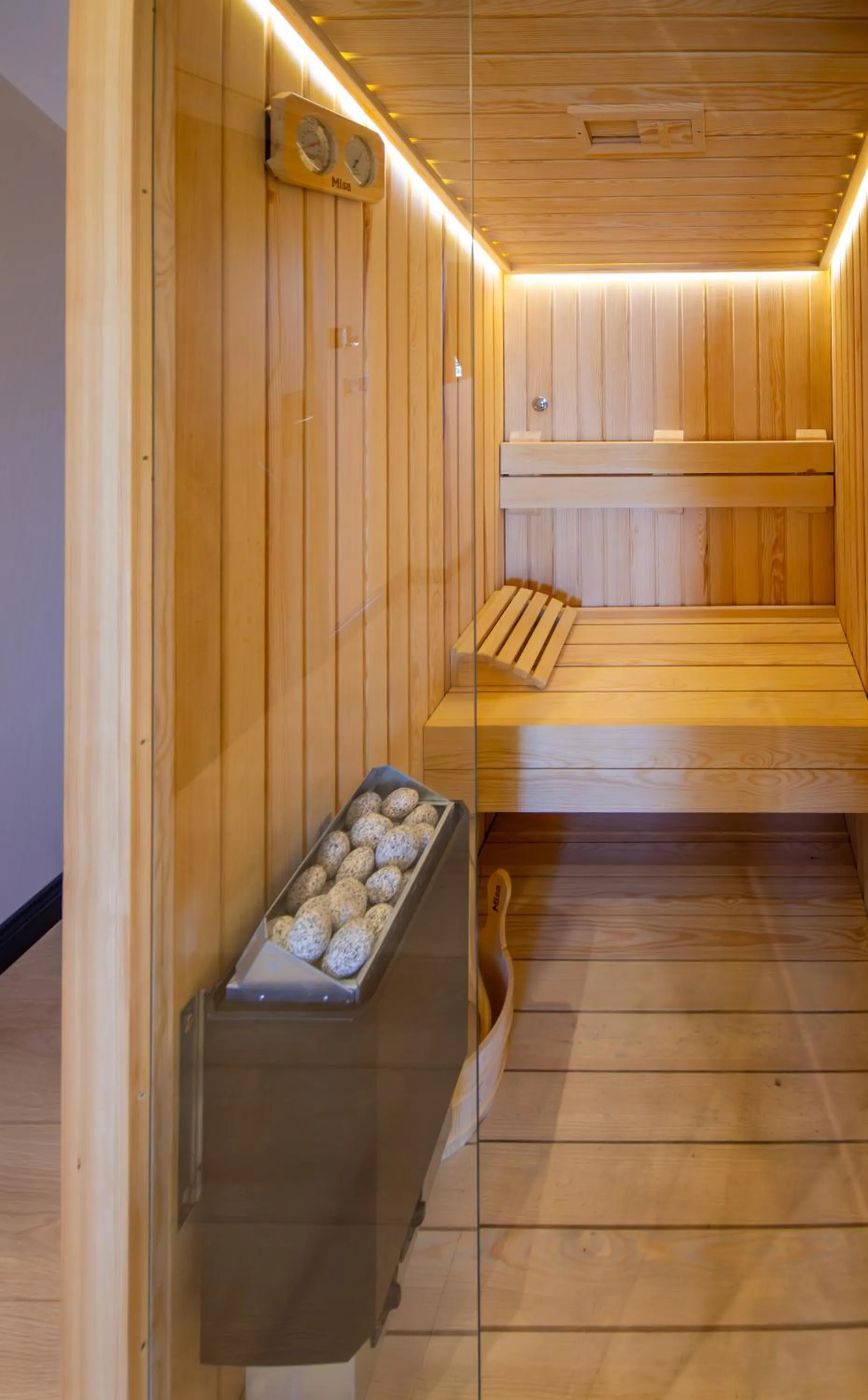 Sauna in Elysian Airport Hotel & Restaurant