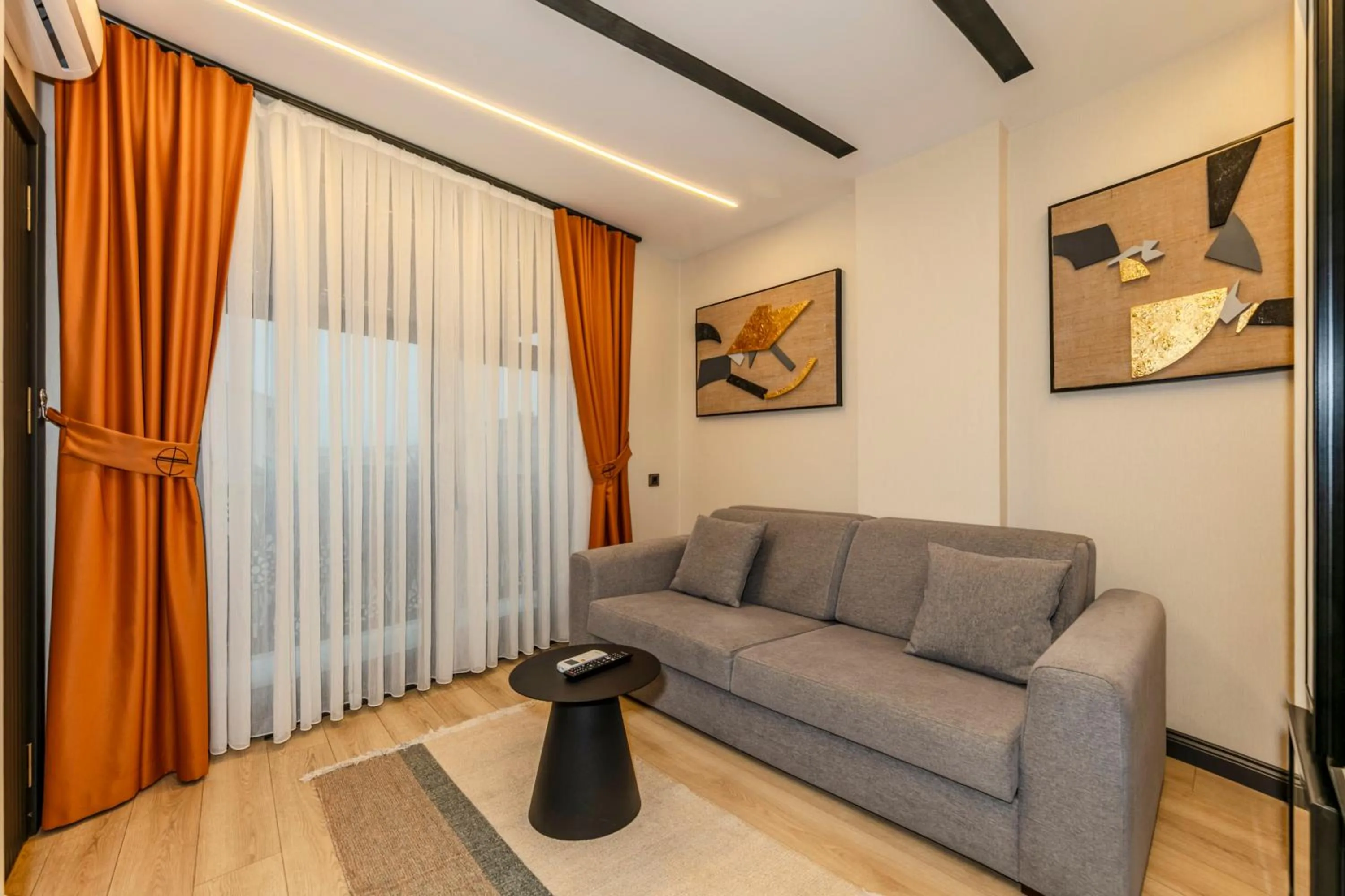 Living room in Elysian Airport Hotel & Restaurant