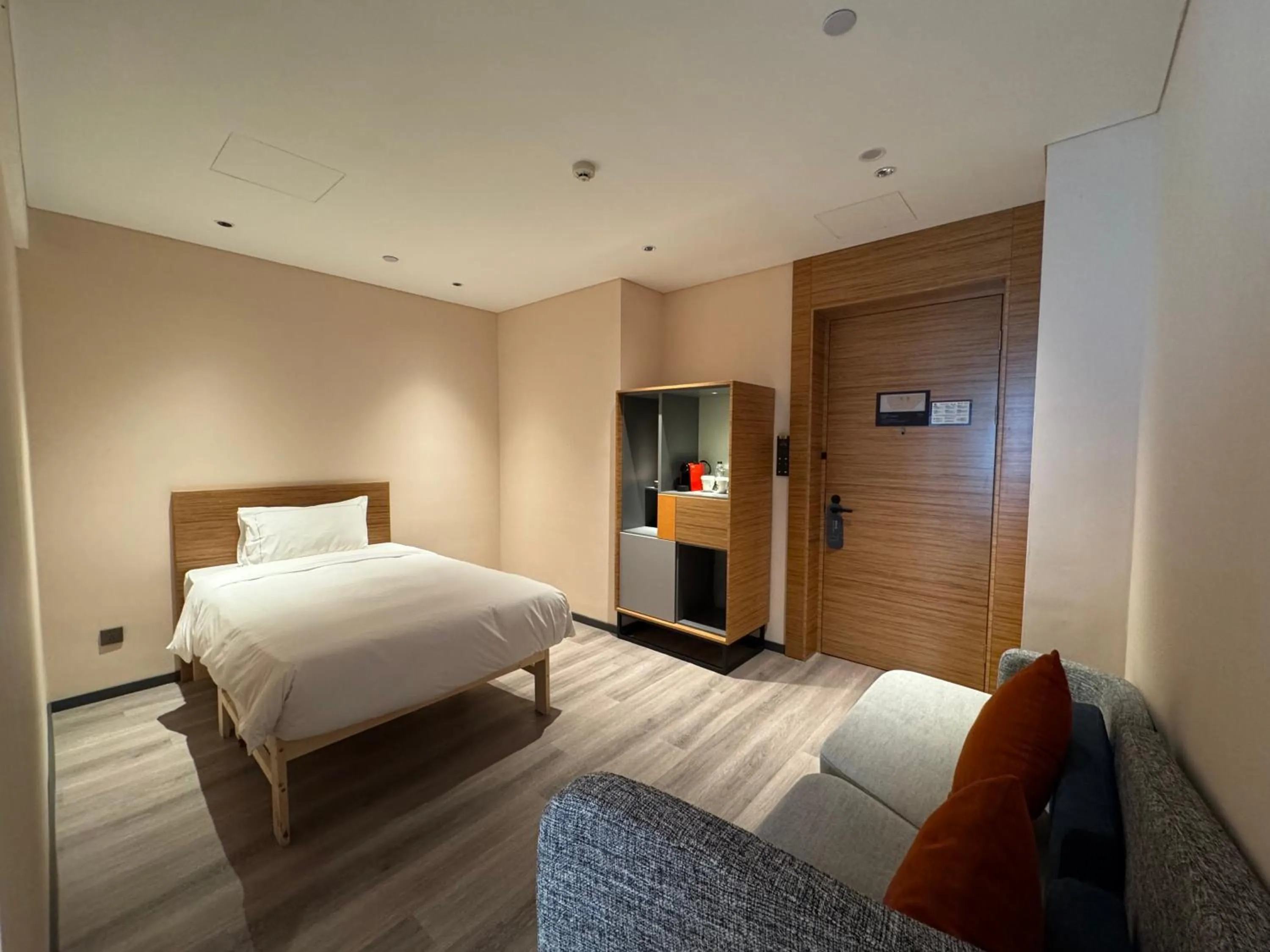 Bed in UrCove by HYATT Hangzhou Riverside CBD