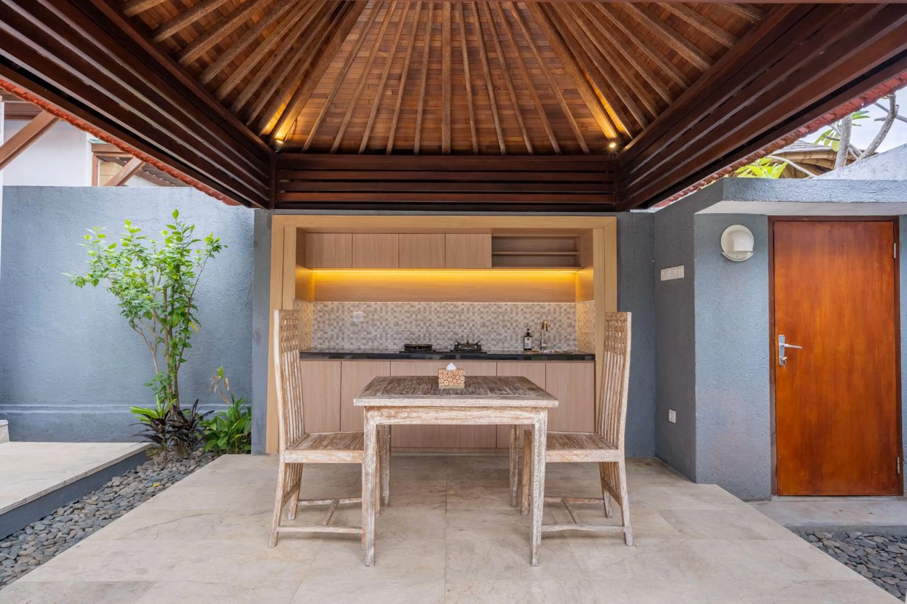 Kitchen or kitchenette in Kings Villas Sanur by Moria