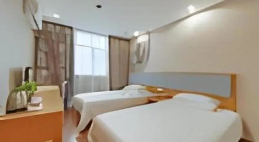 Bed in Home Inn Hotel Chengdu Gaoshengqiao Subway Station