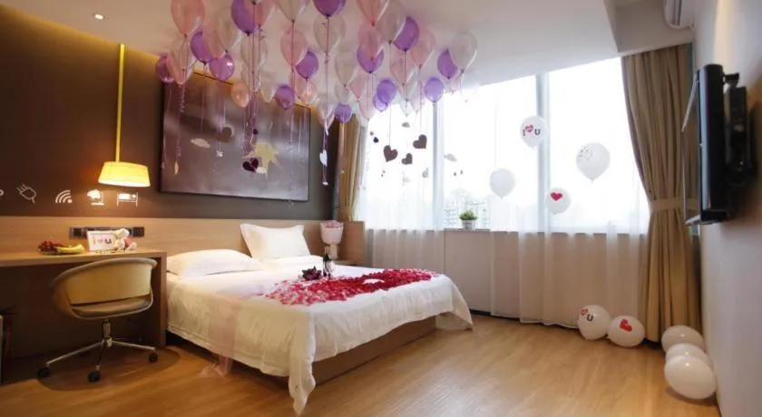 Bed in IU Hotel Beijing Yizhuang Economic Development Zone 2nd Chuangke Street