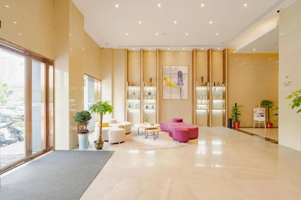 Lavande Hotel Wuhan Houhu Avenue Xingye Road