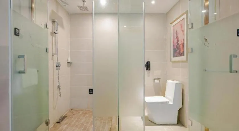 Lavande Hotel Wuhan Houhu Avenue Xingye Road