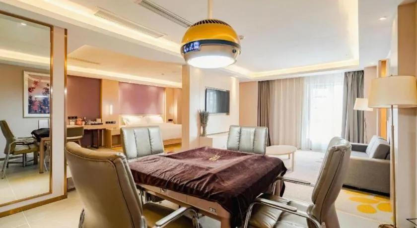 Lavande Hotel Wuhan Houhu Avenue Xingye Road