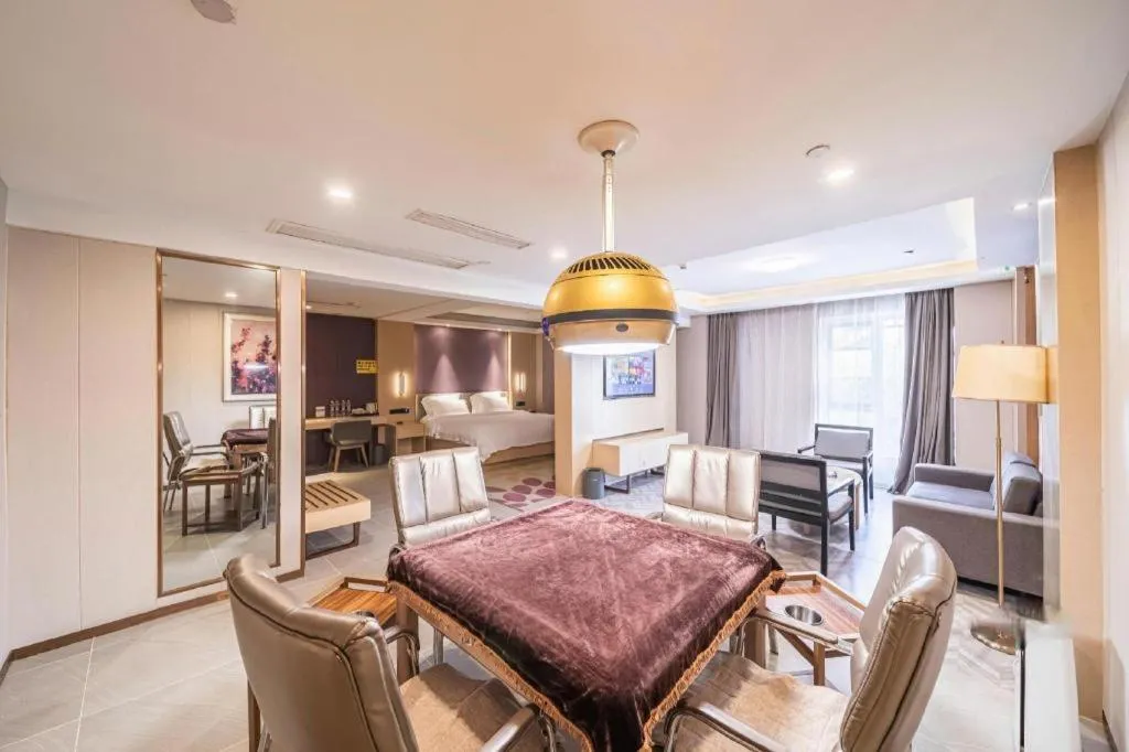 Lavande Hotel Wuhan Houhu Avenue Xingye Road