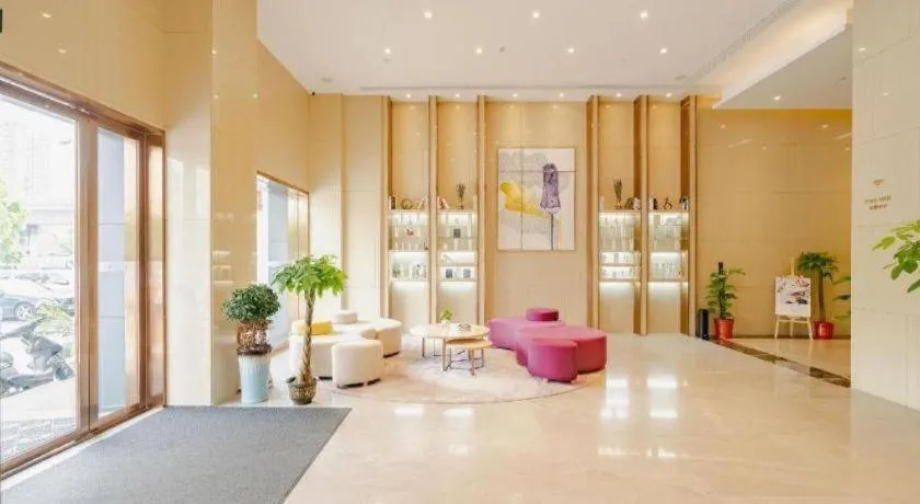 Lavande Hotel Wuhan Houhu Avenue Xingye Road