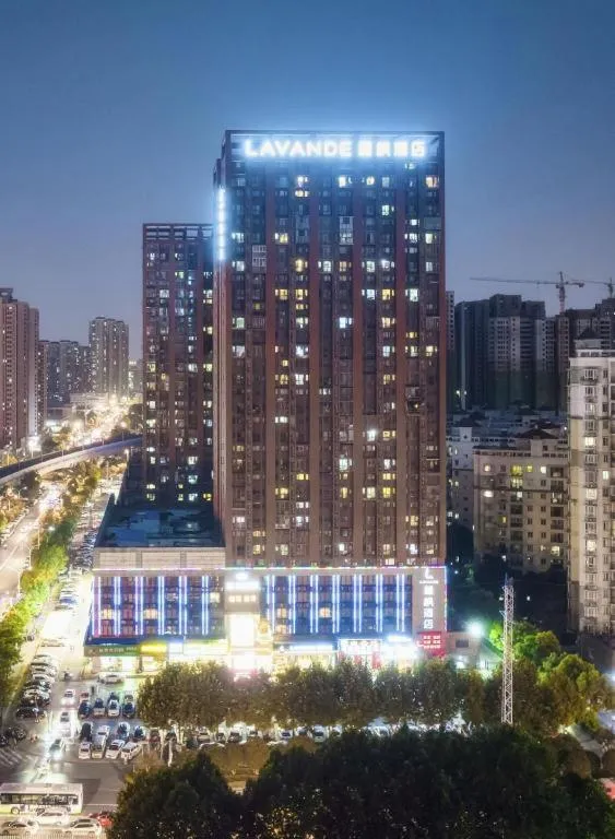 Lavande Hotel Wuhan Houhu Avenue Xingye Road