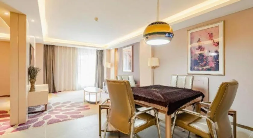 Lavande Hotel Wuhan Houhu Avenue Xingye Road