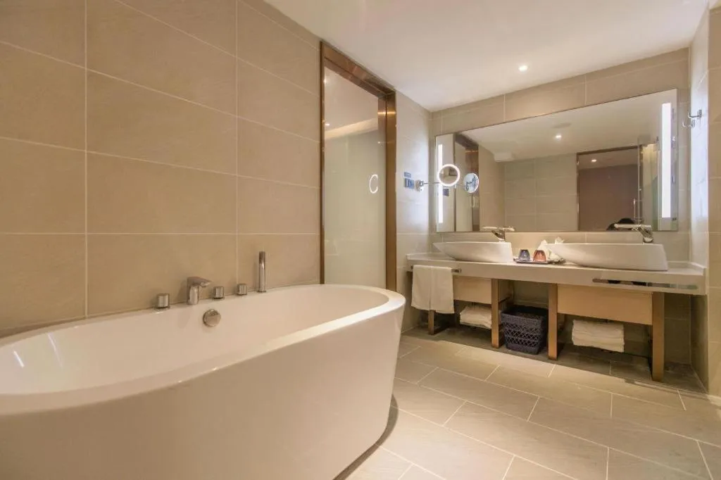 Lavande Hotel Wuhan Houhu Avenue Xingye Road