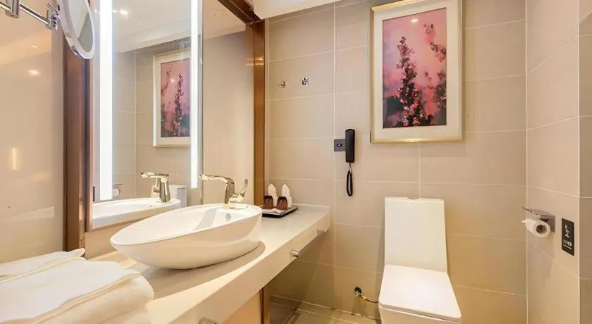 Lavande Hotel Wuhan Houhu Avenue Xingye Road