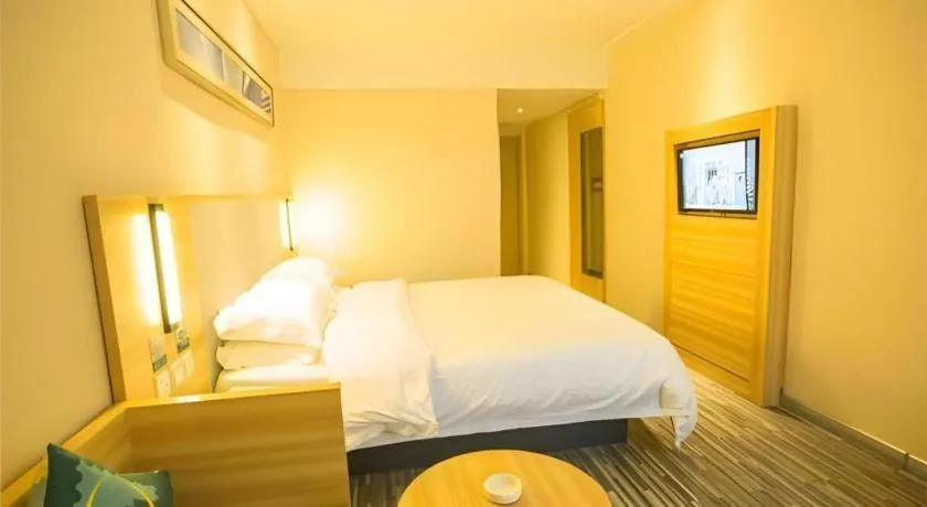 Bed in City Comfort Inn Hotel Wuhan Optics Valley Square Metro Station Zhongnan Minzu University
