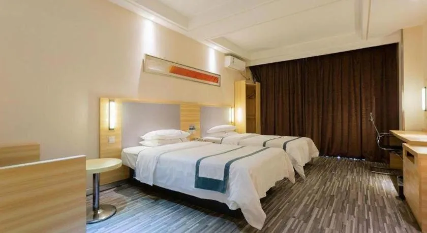 Bed in City Comfort Inn Hotel Wuhan Optics Valley Square Metro Station Zhongnan Minzu University