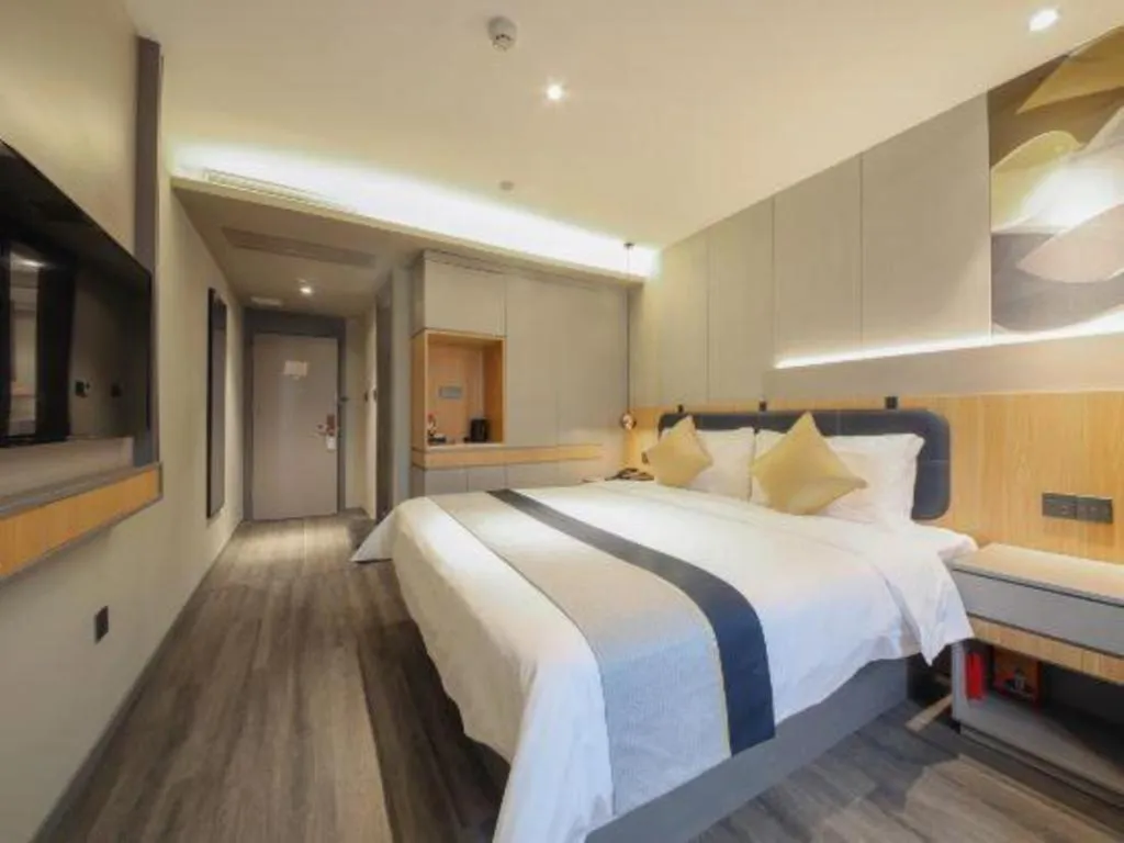 Bed in City Comfort Inn Hotel Wuhan Optics Valley Square Metro Station Zhongnan Minzu University