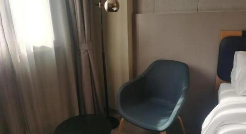 Bed in City Comfort Inn Hotel Wuhan Optics Valley Square Metro Station Zhongnan Minzu University