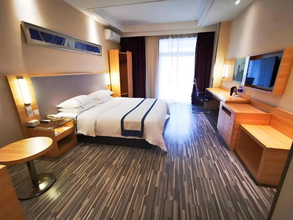 Bed in City Comfort Inn Hotel Wuhan Optics Valley Square Metro Station Zhongnan Minzu University