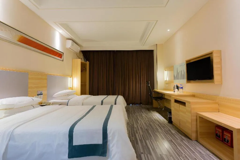 Bed in City Comfort Inn Hotel Wuhan Optics Valley Square Metro Station Zhongnan Minzu University