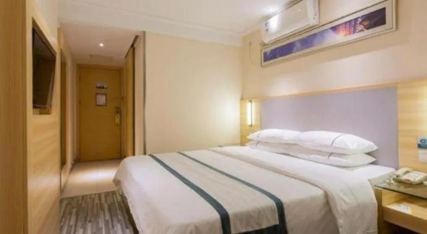 Bed in City Comfort Inn Hotel Wuhan Optics Valley Square Metro Station Zhongnan Minzu University