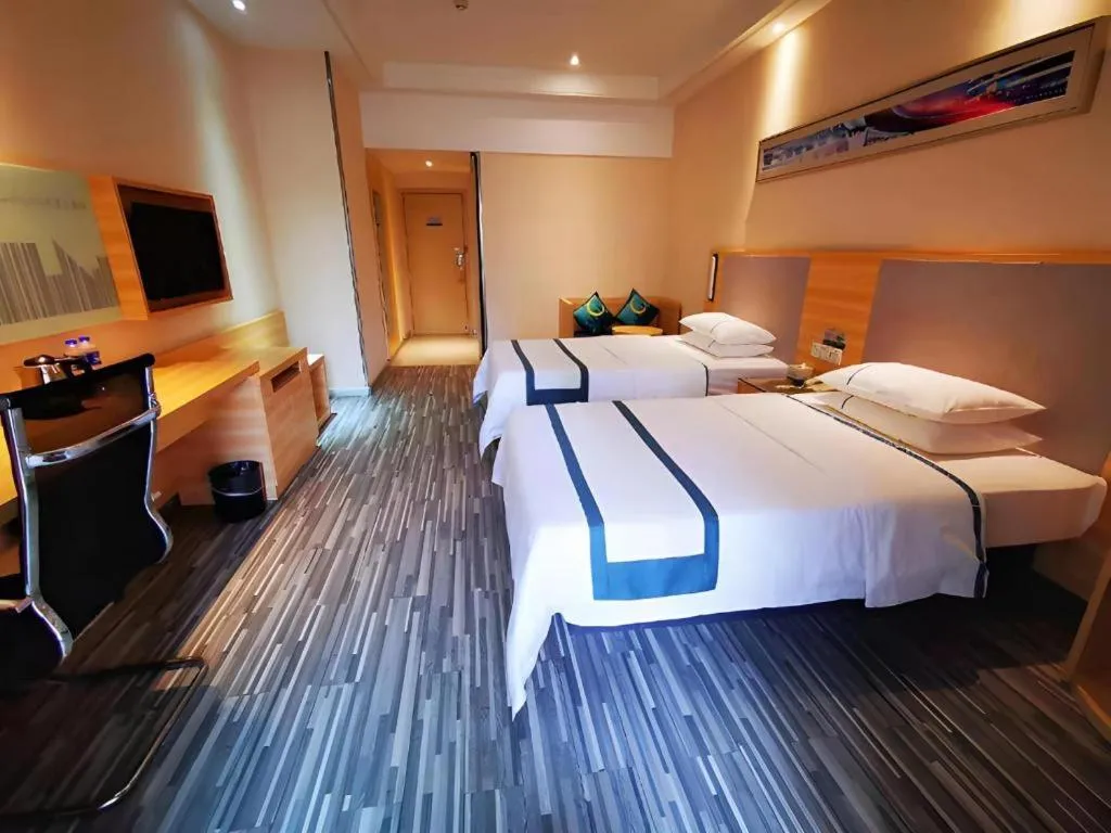 Bed in City Comfort Inn Hotel Wuhan Optics Valley Square Metro Station Zhongnan Minzu University