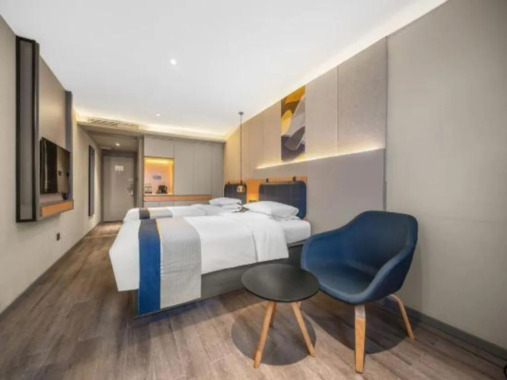 Bed in City Comfort Inn Hotel Wuhan Optics Valley Square Metro Station Zhongnan Minzu University