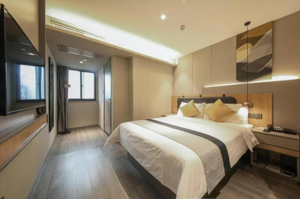 Bed in City Comfort Inn Hotel Wuhan Optics Valley Square Metro Station Zhongnan Minzu University