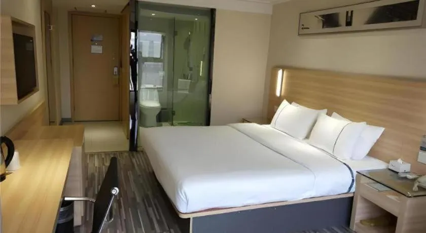 Bed in City Comfort Inn Wuhan Wangjiawan Yulong Road Metro Station