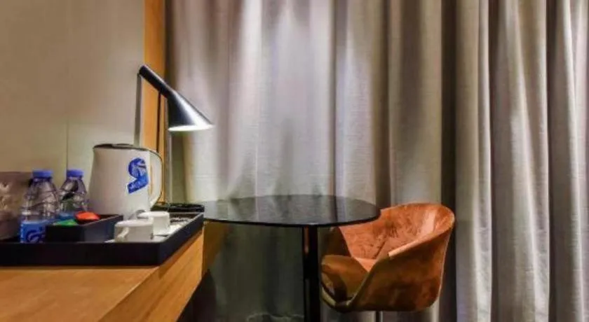 Borrman Hotel Guangzhou Quzhuang Metro Station