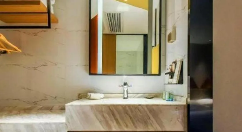 Borrman Hotel Guangzhou Quzhuang Metro Station