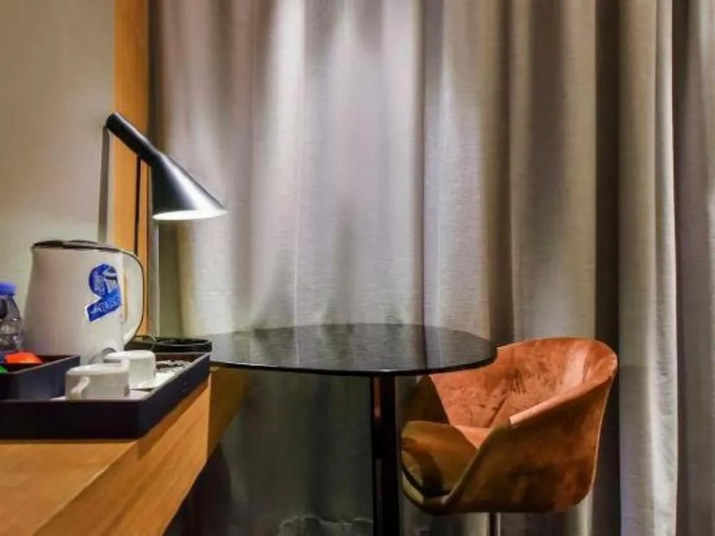 Borrman Hotel Guangzhou Quzhuang Metro Station