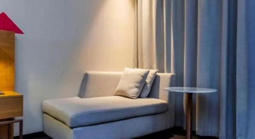 Borrman Hotel Guangzhou Quzhuang Metro Station